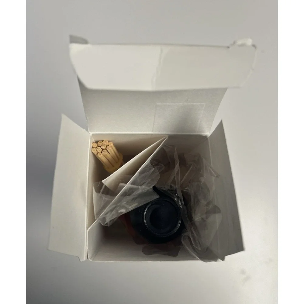 Aromatique The Smell of Christmas Reed Diffuser Set‎ Ceramic Bottle Reeds + Oil